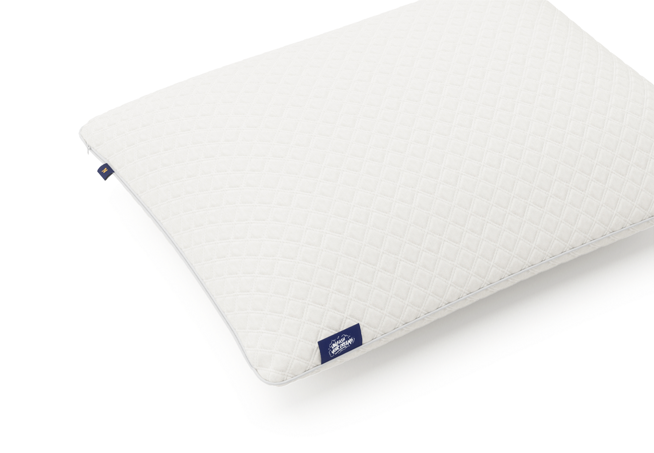 https://www.nolahmattress.com/_next/image?url=https%3A%2F%2Fcdn.shopify.com%2Fs%2Ffiles%2F1%2F1078%2F6718%2Fproducts%2FNolahBambooFoamPillow-ProductImage1300x900px-Image6.png%3Fv%3D1631085533&w=3840&q=75
